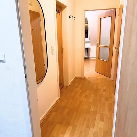 Moderne Mit Arbeitsplatz, Netflix, Nespresso & Privatem Stellplatz Apartament