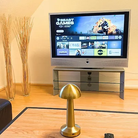 Moderne Mit Arbeitsplatz, Netflix, Nespresso & Privatem Stellplatz 아파트 *